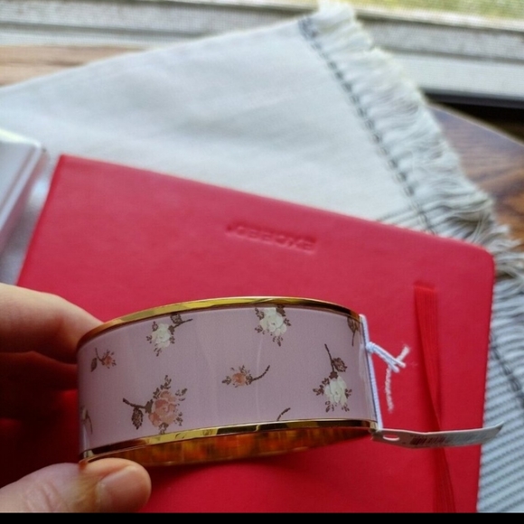 BRAND NEW COACH CUFF BRACELET - Picture 3 of 9
